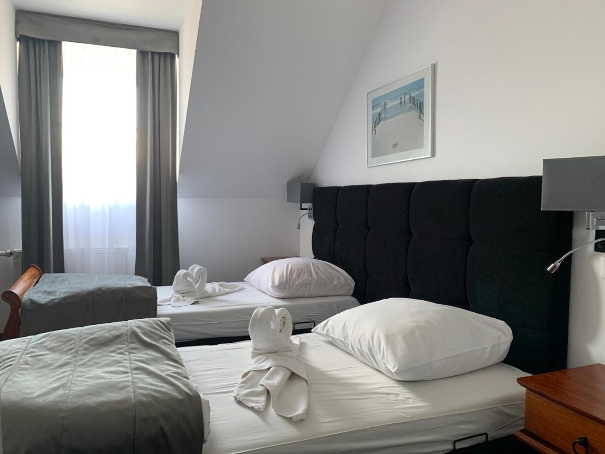 Hotel Kameleon Тарнобжег Экстерьер фото