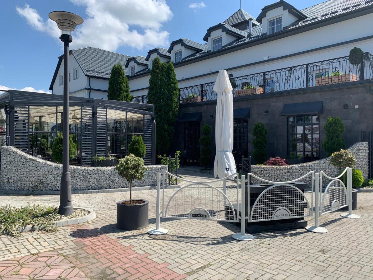 Hotel Kameleon Тарнобжег Экстерьер фото