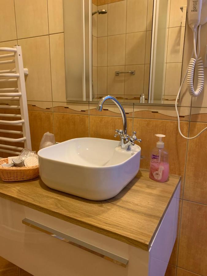 Hotel Kameleon Тарнобжег Экстерьер фото