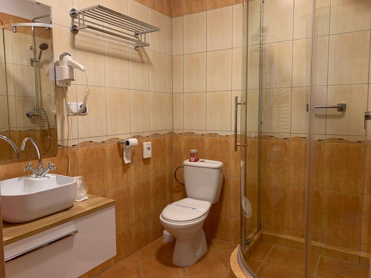 Hotel Kameleon Тарнобжег Экстерьер фото