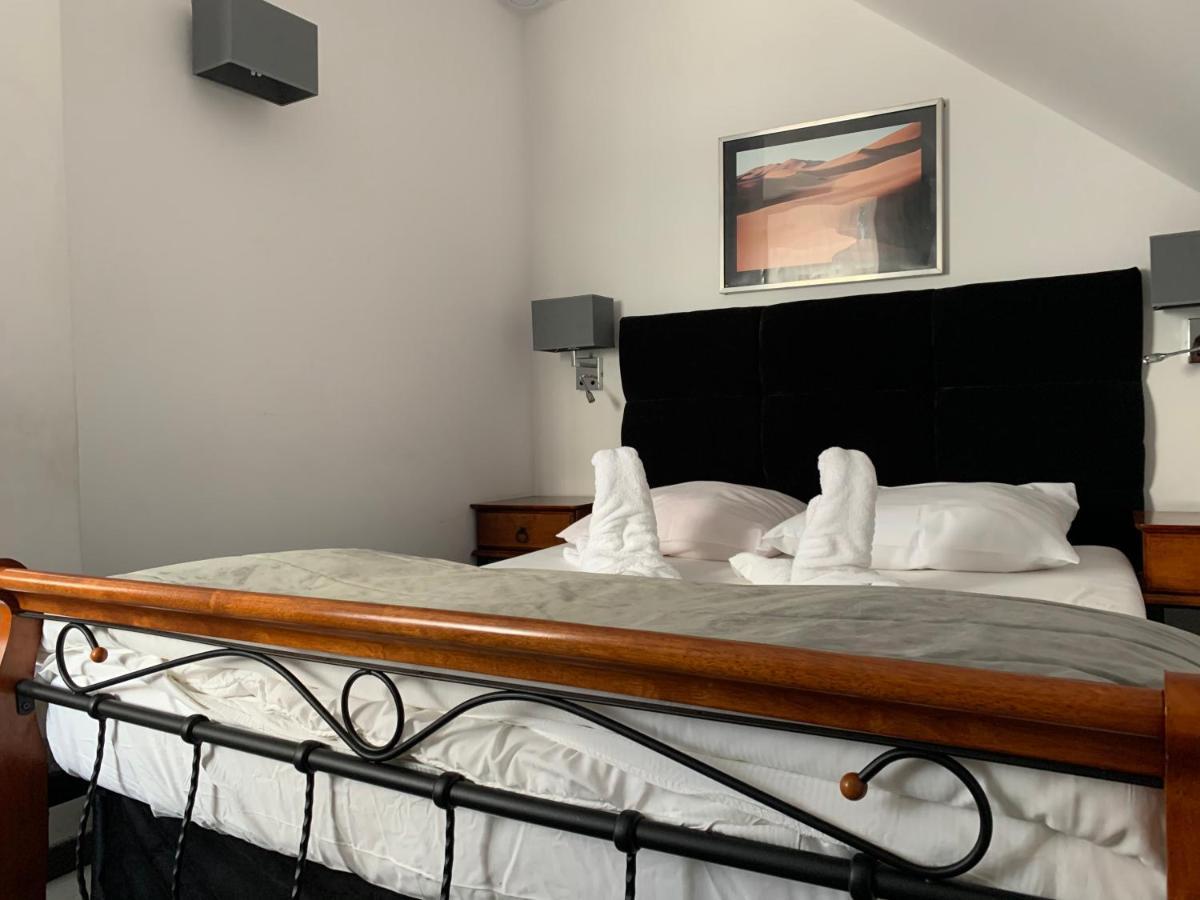 Hotel Kameleon Тарнобжег Экстерьер фото
